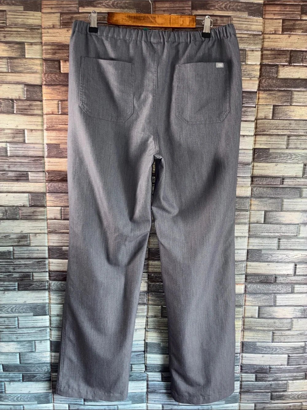 Men's Gray Drawstring Figs Technical Collection Large Pants EUC